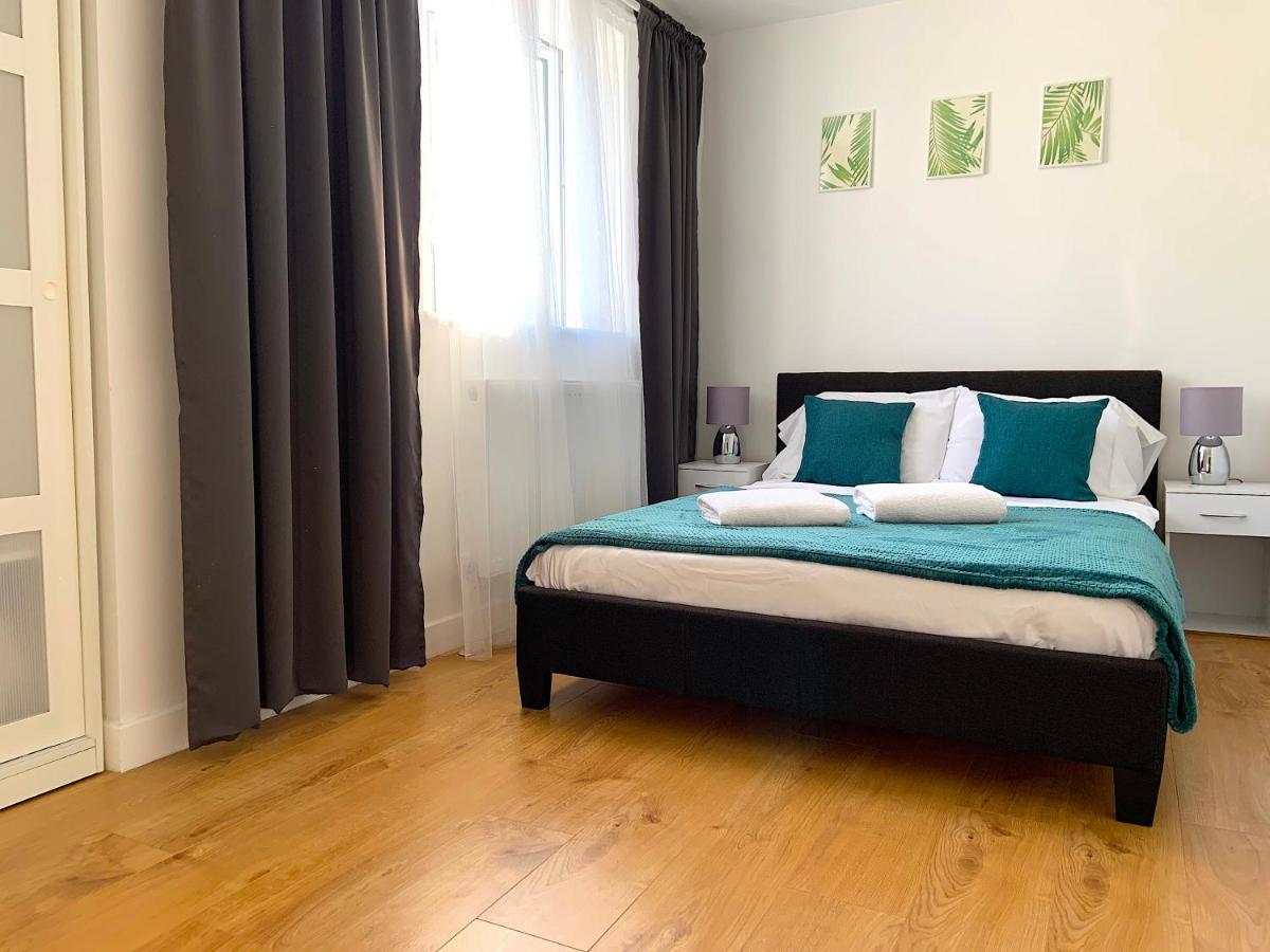 Two Bedroom Serviced Apartment, London Luaran gambar